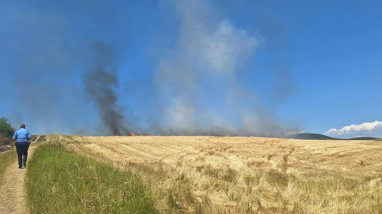 The mayor of Suhareka seeks assistance in extinguishing the fire
