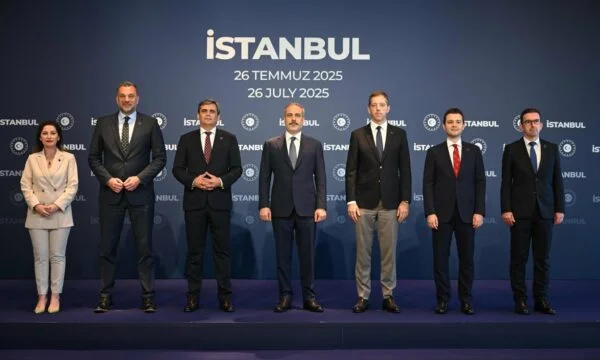 Turkish top diplomat waves BP countries' foreign ministers, talk of peace and projects missing Gervala