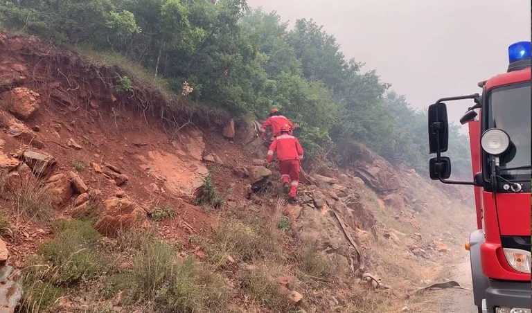 fuoco di massa in Chloe, centinaia di acri di foresta e pascolo bruciato