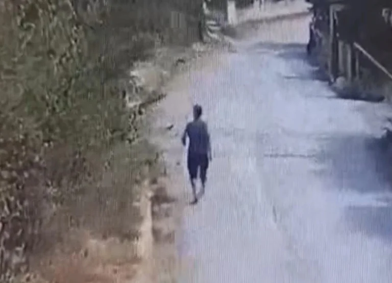 Un fuoco di 42 anni vicino a diverse case arrestate a North Mitrovica