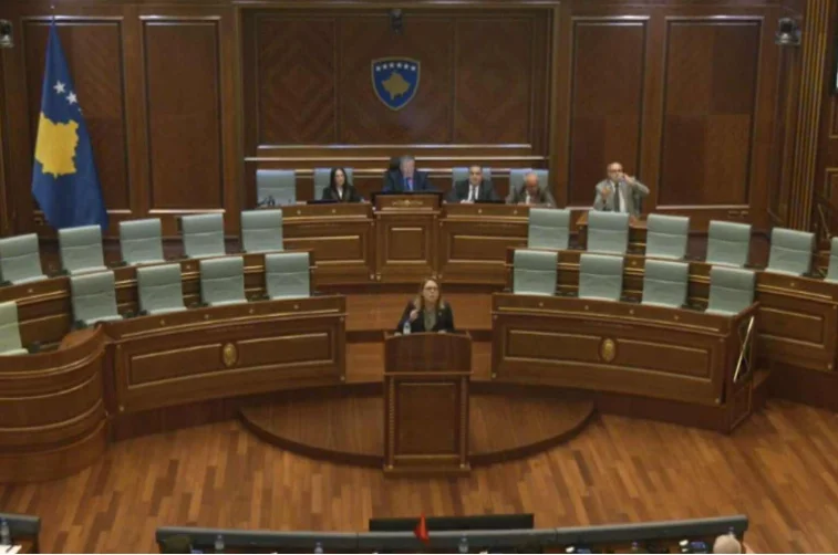Hykmete Bajrami continues word with stopped microphone, clashes with VV deputies