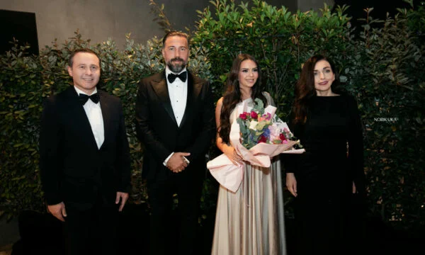 El presidente Vjosa Osmani asiste a la boda de Ibrahim Rugova