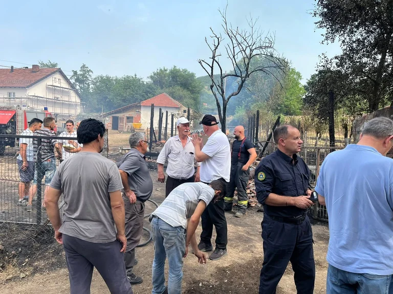 Granjero de la ciudad de Stubble quema el establo con 42 ovejas dentro