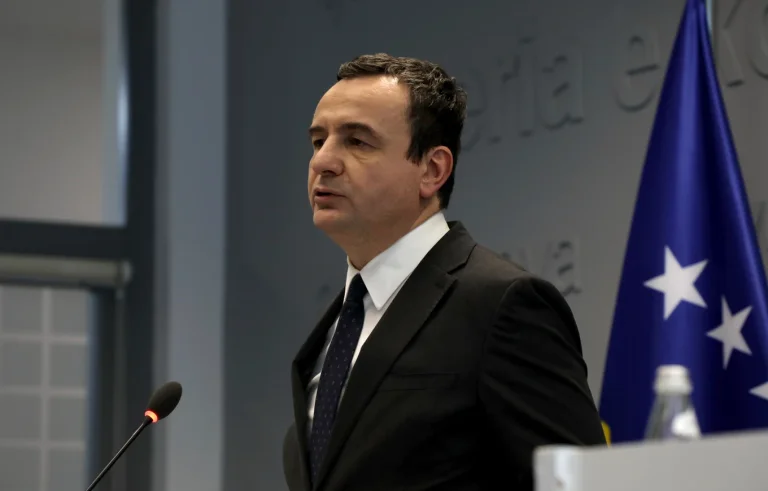 Mbi 100 mijë euro në 6 muajt e fundit, si i rriti shpenzimet Albin Kurti me staf për dreka, udhëtime e mëditje nga 2021 deri tash