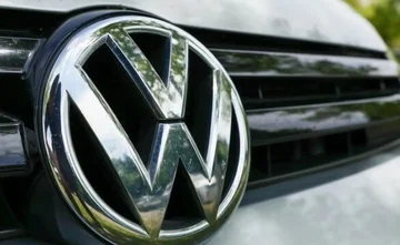 Volkswagen is hit by Trump tariffs, losing 1.3 billion euros in just six months