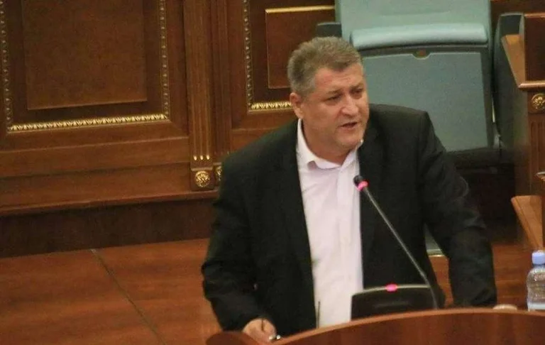 Zi e më zi: Pasi nuk u zgjedh deputet dhe u ftua nga Specialja, Zafir Berishës i doli një problem banal