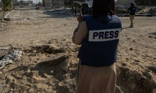 “Gasers a Gaza, intrappolato e affamato