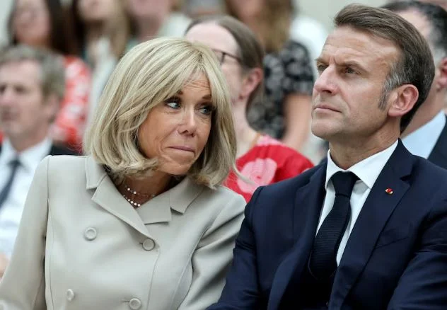 Said Frances First Lady wurde geboren männlich, Macro sues Einfluss