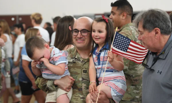 Des soldats de la Garde de l'Oregon rentrent chez eux, Colonel : Réussir à répondre à l'une des plus grandes attaques terroristes du Kosovo
