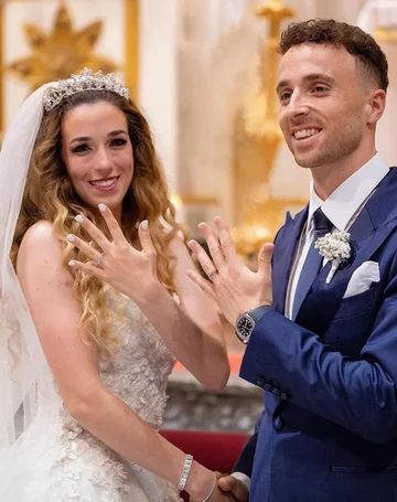Un mois plus tard, la femme de Diogo s'exalte avec des mots