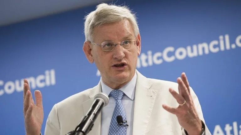 Bildt: Kosovo political blockade has damaged state credibility