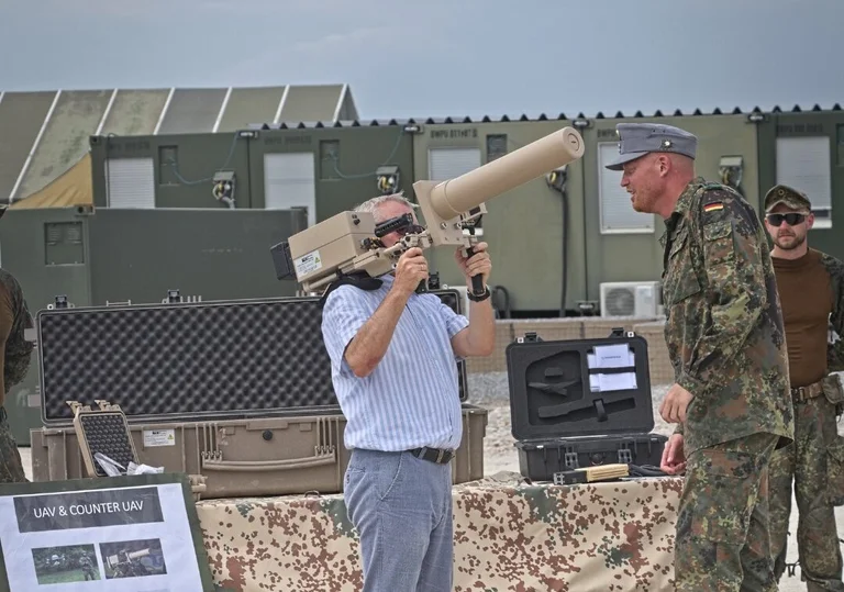 Rohde visits the Germans at Bondsteel, “tton” equipment used on Kosovo border patrols- Serbia