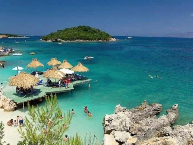 media italiani: le escursioni a prezzo scoraggiano i turisti, il numero di vacanzieri in Albania svanisce!
