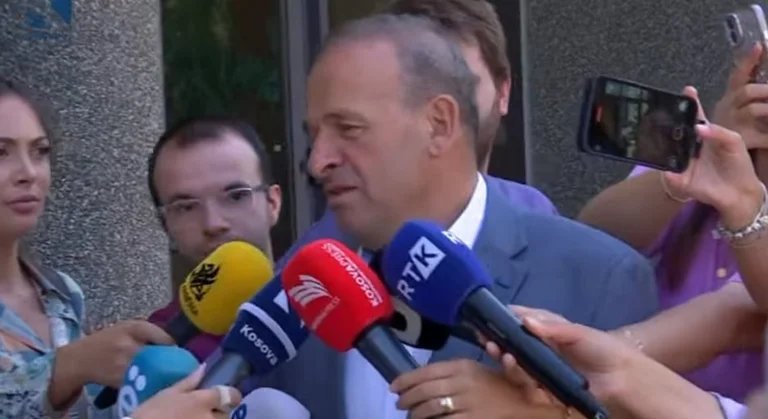 Recica: Kurt n'abandonne pas le poste de chef du parlement