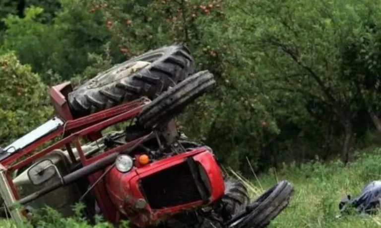 Le tracteur roule à Skenderaj, un blessé