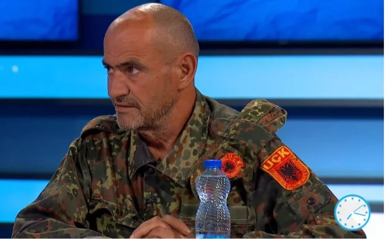 Vor dem Parlament, Veteran von KLA: Die amtierende Regierung hat nichts getan für Kriegswerte
