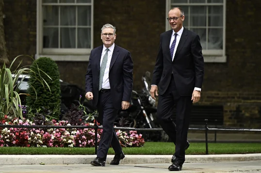 Germany, Britain sign bilateral defence pact