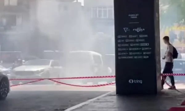 Consigue una ambulancia en el hotel.
