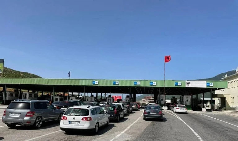 So viele Kosovo-Albaner gingen für zwei Wochen nach Albanien