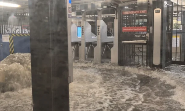 Dramatic view of the floods in New York City, urgent warning in several states (VIDEO)