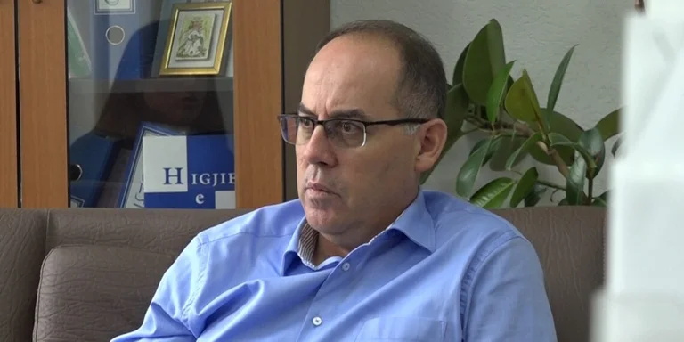 Raka qytetarëve: Mos përdorni antibiotikë kundër COVID-19 edhe nëse ju përshkruan mjeku