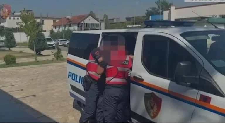 Bedrohung mit Waffen bei Shkodra, 41 Jahre alt