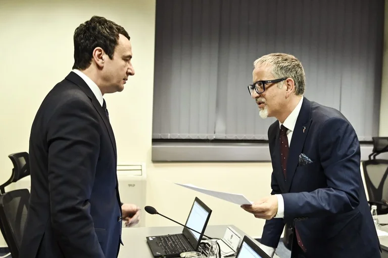 Rekorde të Qeverisë Kurti, njihuni me kompaninë që mori 153 tendere dhe 75 milionë € të hyra për katër vjet