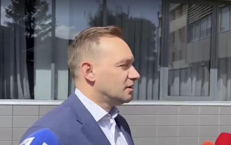 Uccello: situazione di allarme, Kosovo di fronte alla crisi istituzionale