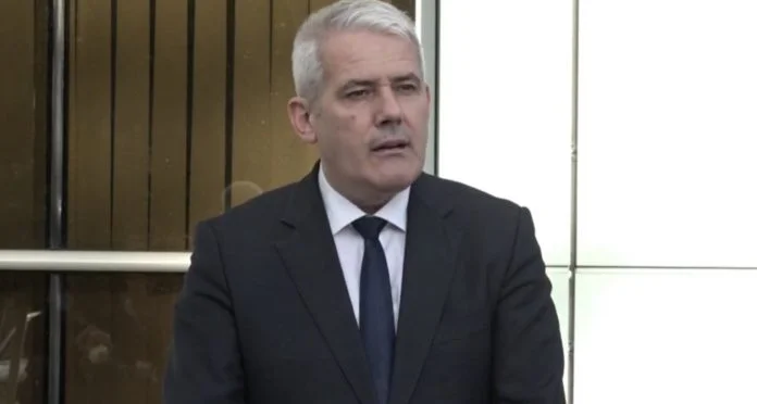 Svecla ne commente pas le deklarm de Vjosa Osman selon lequel Trump a empêché le conflit au Kosovo Serbie