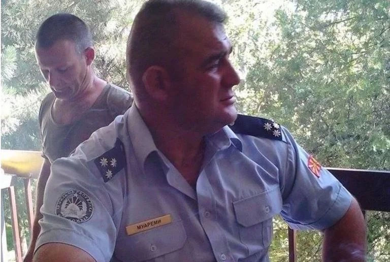 La fille du soldat avait refusé de se marier main dans la main.