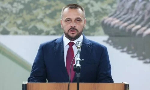 Maqedonci: Marrëveshja Kornizë me SHBA-në ka të bëjë edhe për blerjen e helikopterëve
