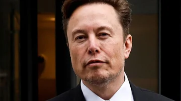 Elon Musk bëhet trilioneri i parë në botë