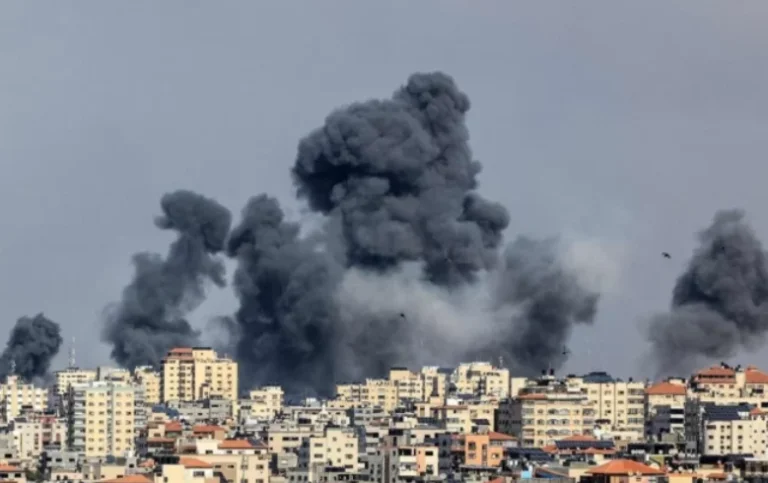Gaza's largest functional hospital faces disaster, doctors warn