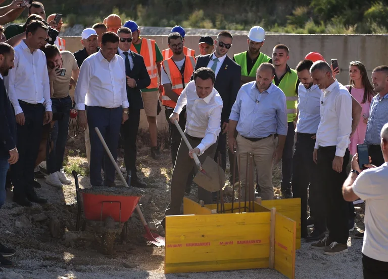 Special Prosecutor is investigating the contract for new bridges on Iber