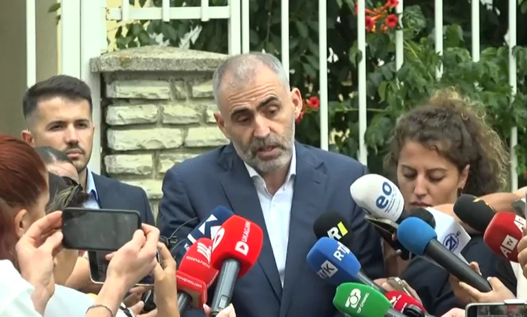 Berisha zbulon detaje: Agoni i ka tri lloje gjakderdhjesh, analizat do të tregojnë nga kush janë shkaktuar