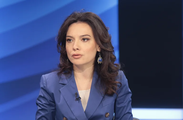 Parlement albanais Intervenant : Le monde serbe est dangereux pour la région