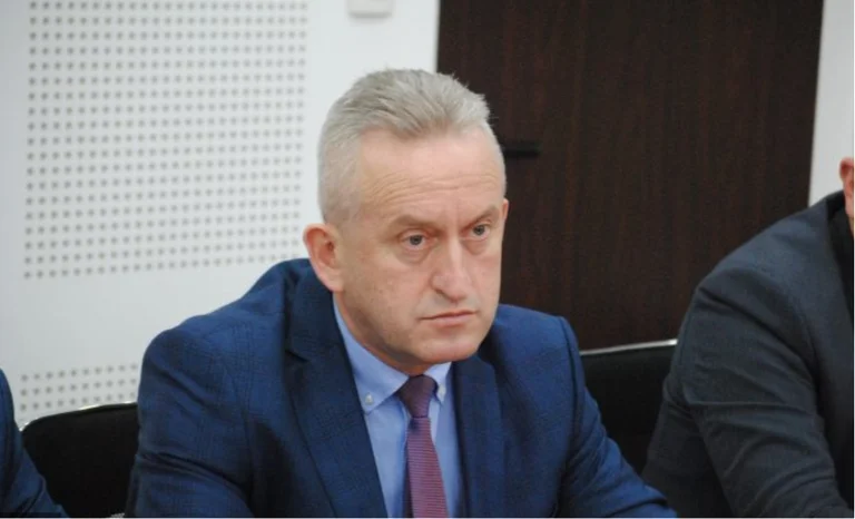 Qala: Elevation on the neck doesn't teach police