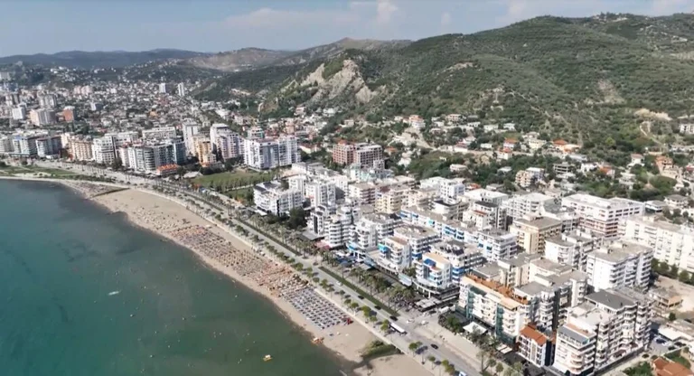 Albaneses de Kosovo compran viviendas y villas grandes, 295m euros en inversión en Albania