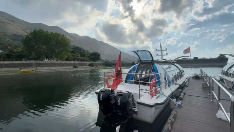 Trying to save two tourists, the captain of the tourist ship at Shkodra drowned
