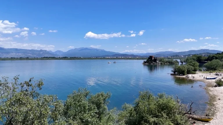 He tried to save two tourists, drowned ship captain at Shkodra