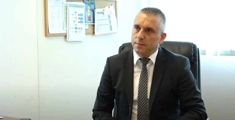 Ex-Segretario Arben Citaku e 16 Altre persone arrestano le indagini