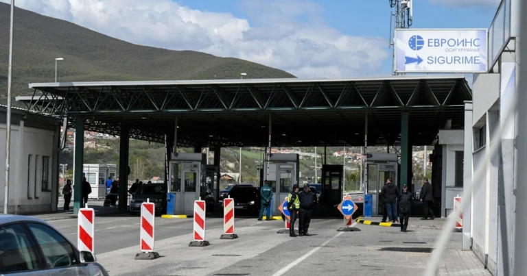 Banking at border point at Han Elez, due to fires in northern Macedonia