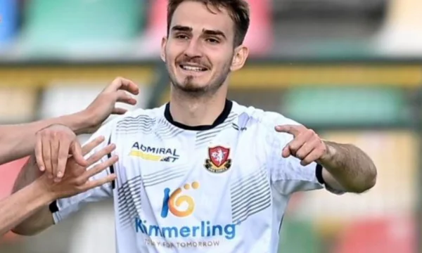 Lo stipendio di Adrion Pajazit dovrebbe essere ufficializzato.