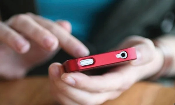 Podujevas si mostra coraggioso, sospettato di ottenere un poliziotto attraverso i social network