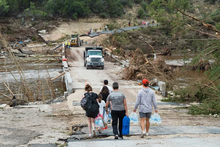 Tragedy in Texas: Mindestens 30 Todesfälle aus Überschwemmungen, Dutzende fehlen noch