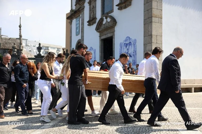 He is awarded last goodbye, buried Diogo Yourta and Andre Silva