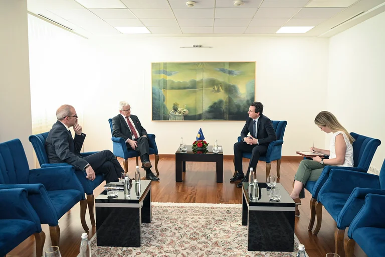 L'adhésion rapide du Kosovo à l'OTAN, question de discussion entre Kurti et les députés britanniques