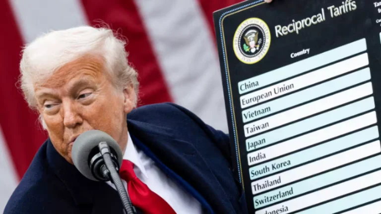 Trump met en garde contre les tarifs jusqu'à 70 pour cent en août