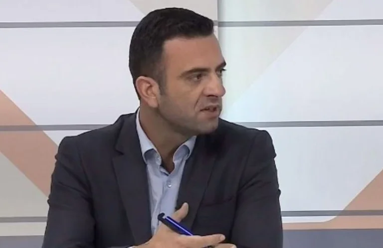 Qika kërkon që Pozhari të mos ftohet në emisione televizive pas paragjykimit seksist ndaj 18 vjeçares