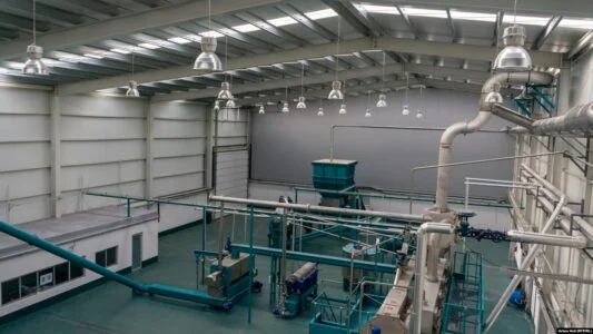 80 thousand euros were spent on “training workers”, but never worked at the animal waste processing plant.
